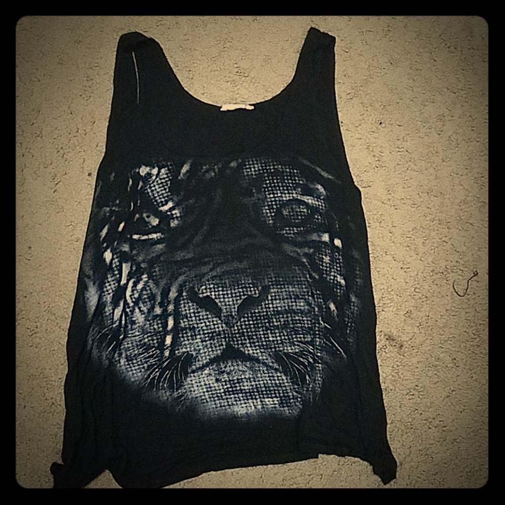 Tiger loose tank